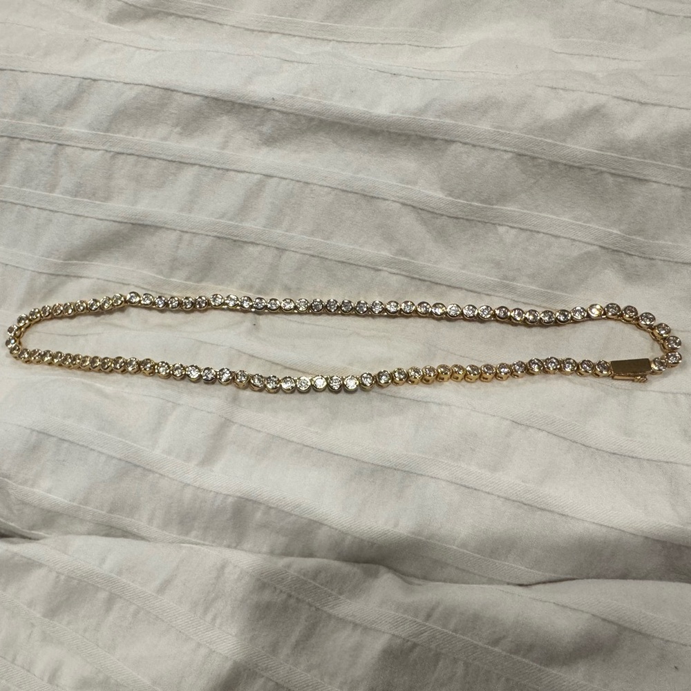Elegant Gold and Rhinestone Necklace